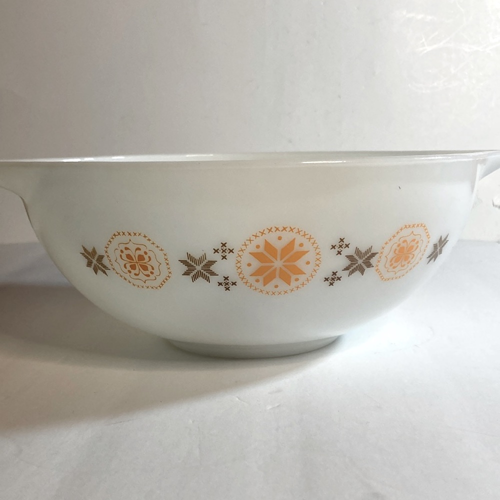 Pyrex vintage town and country large Cinderella mixing bowl 444